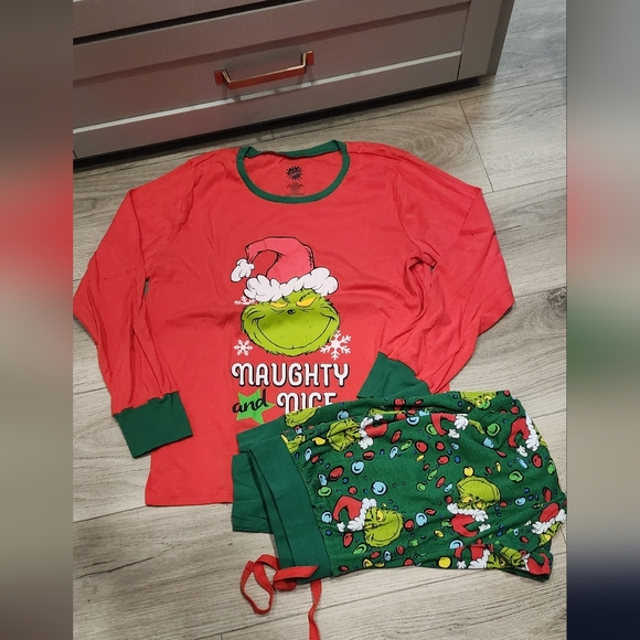 Grinch Family Christmas Pajamas Set - Picture 4 of 12